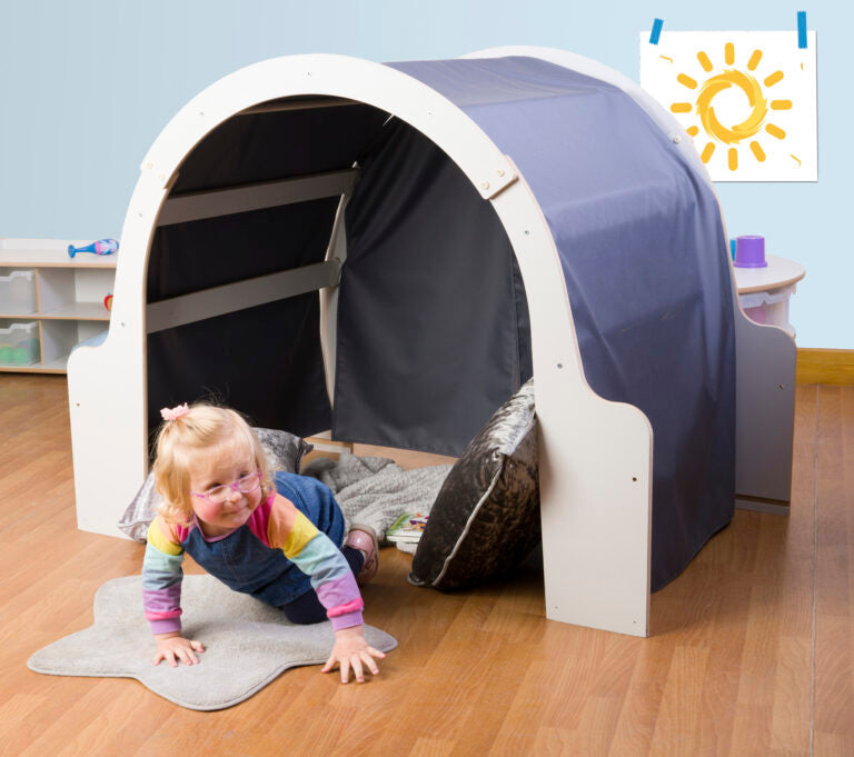 Solway Indoor Den With Canopy And Curtains