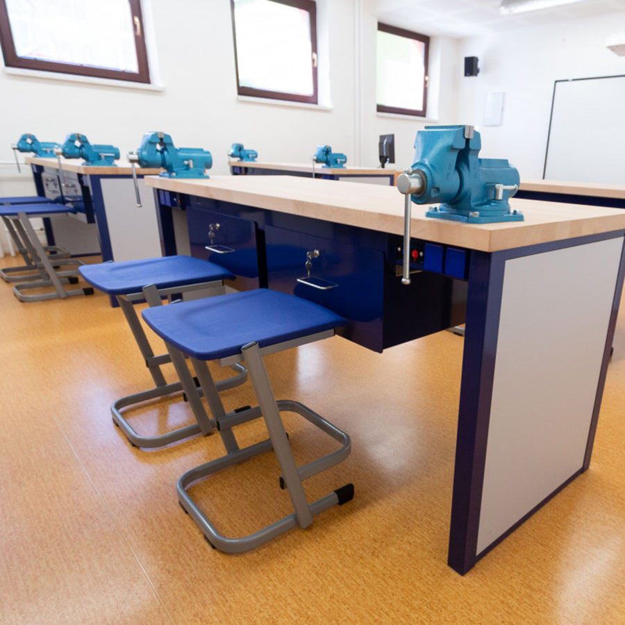 Alpha® Stactek Poly Stool Blue DT Workshop Lifetsyle Image SS62464