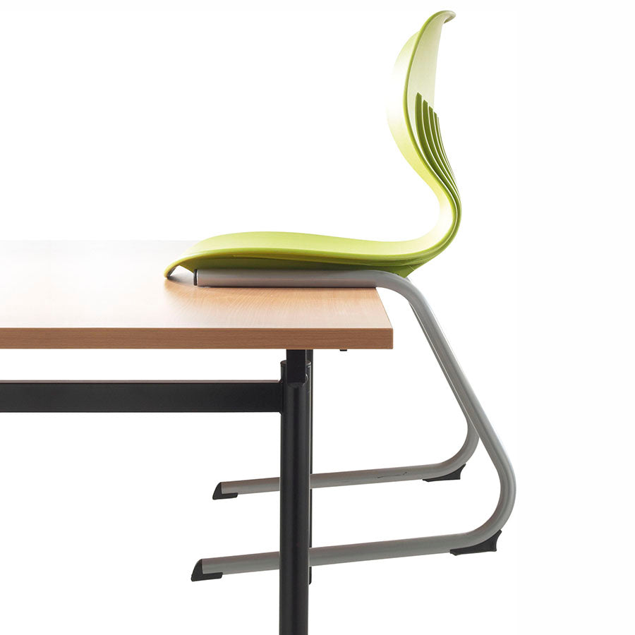 Mata Reverse Cantilever Chair
