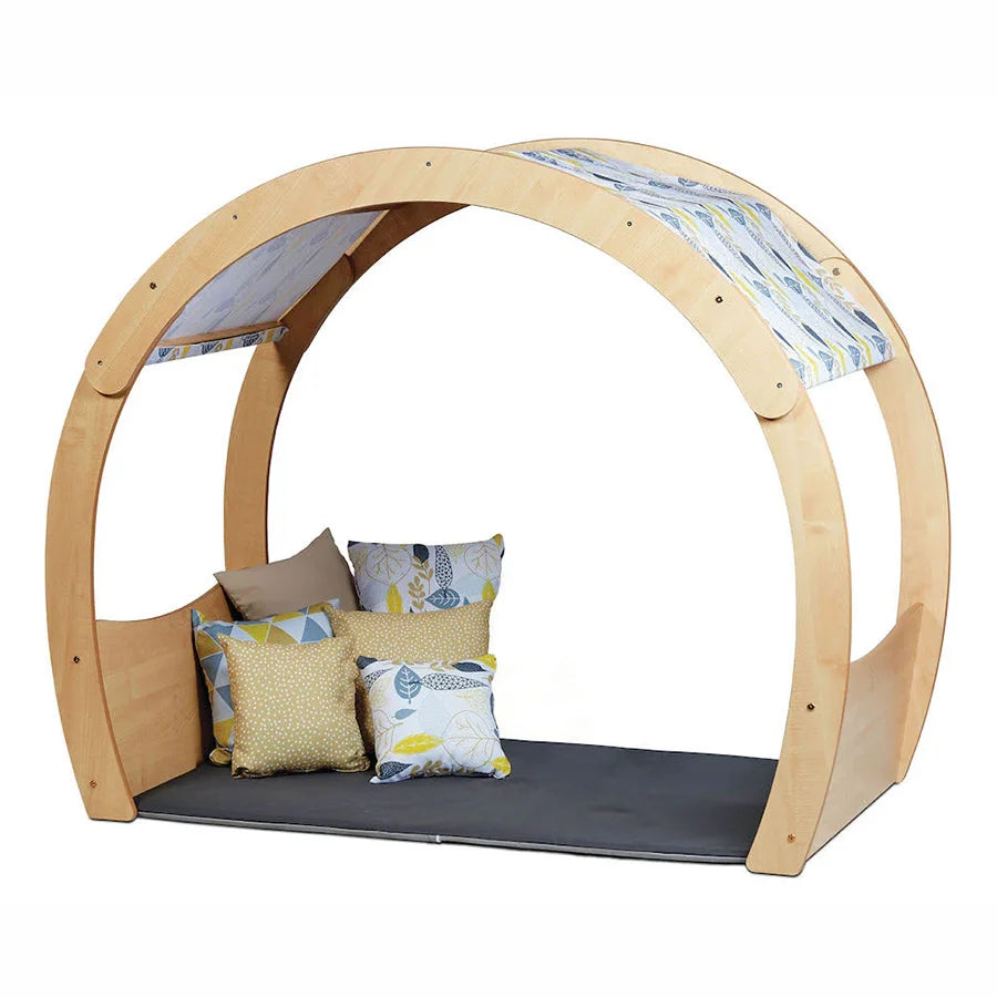 Large Cosy Cove with Autumn or Meadow Accessory Set Options