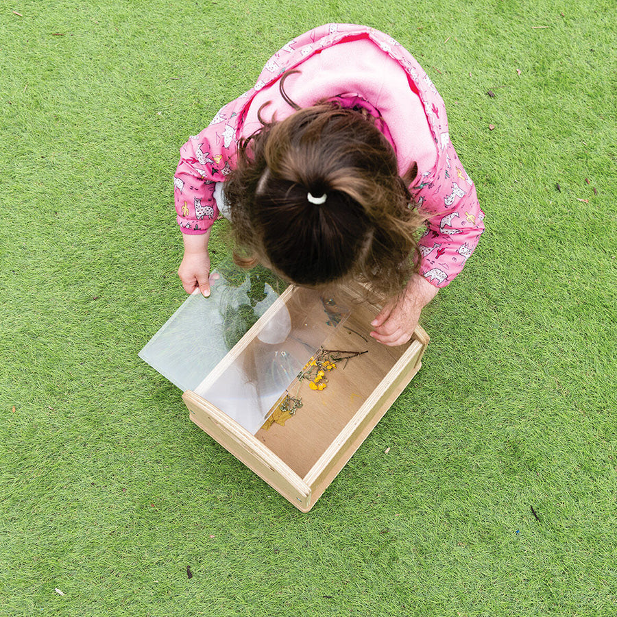 Outdoor Magnifying Carry Box